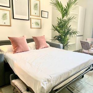Fara Cinque Small Apartment